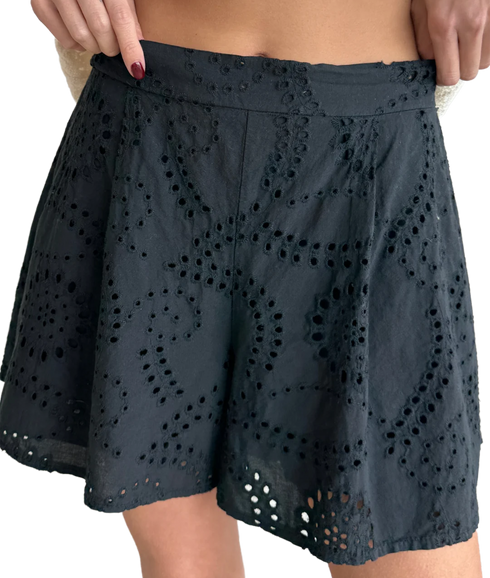 Laina Broderie Shorts - Black