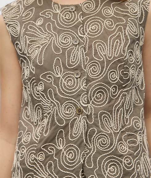 Kerry S/L Re Vest 144 - Brown