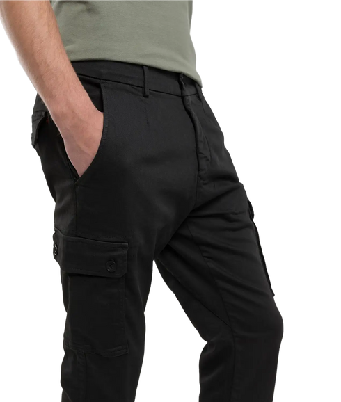 Jaan Slim-Fit Cargo Jeans - Black